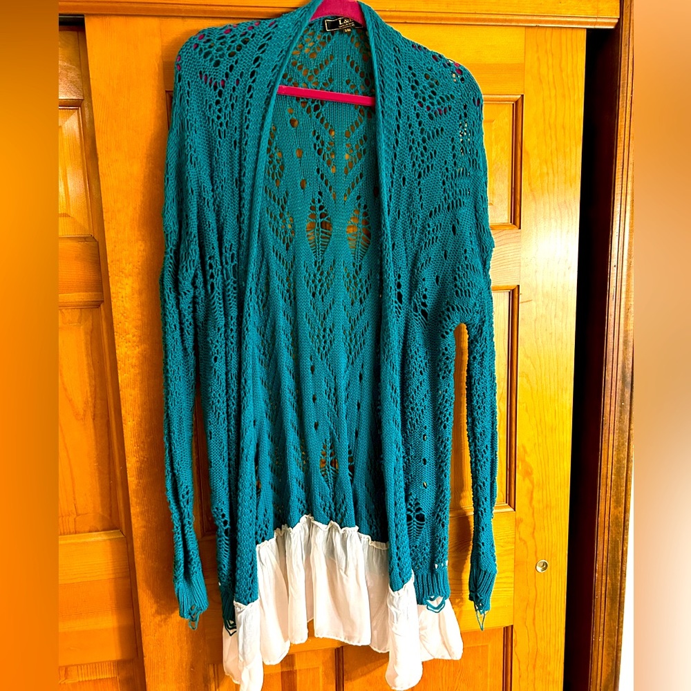 Beautiful L&B ladies boutique sweater duster sz small/medium